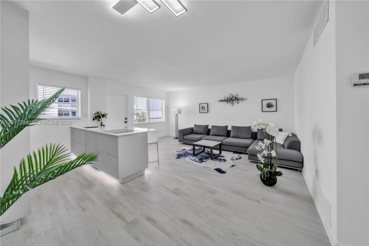 1720 Jefferson St , Unit 511, Hollywood, FL 33020 Photo