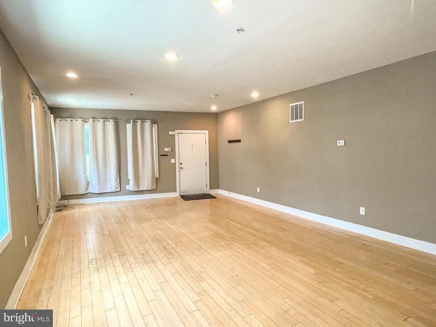 516 Carpenter Street, Philadelphia, PA 19147 Main Photo