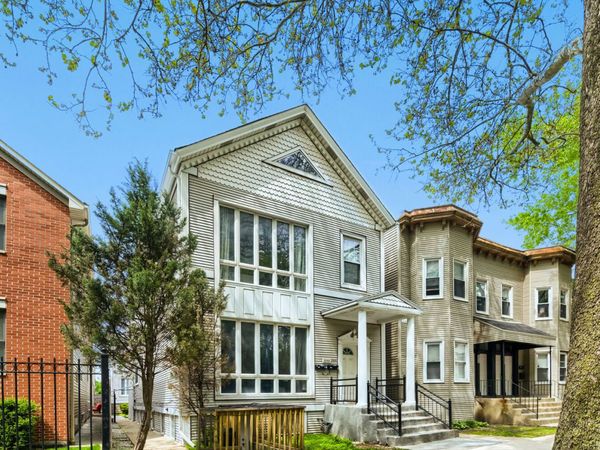 2068 N Campbell Avenue, Chicago, IL 60647