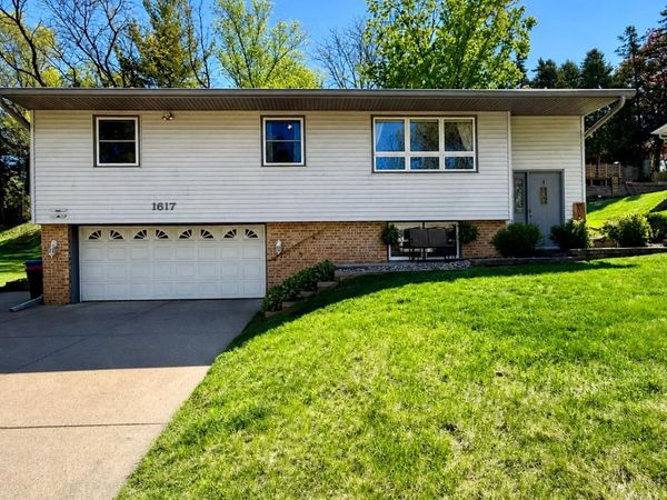 1617 Woodland Drive , Red Wing, MN 55066