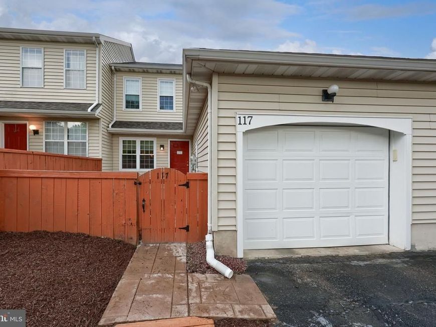 117 Treetops Drive, Lancaster, PA 17601 Main Photo