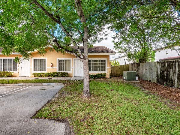 3838 SW 48th Avenue, Unit 3838, Hollywood, FL 33023