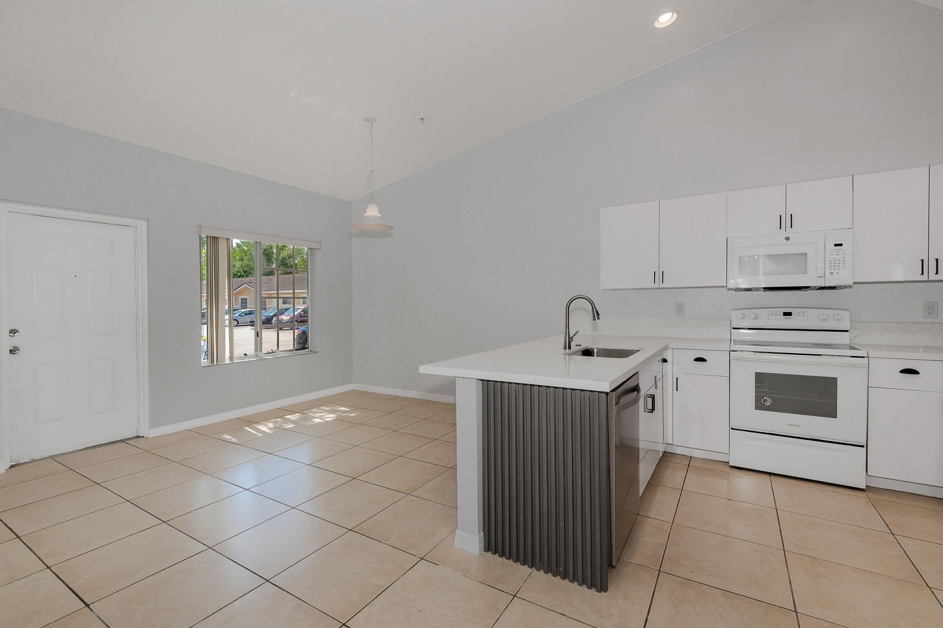 3838 SW 48th Avenue, Unit 3838, Hollywood, FL 33023 Photo