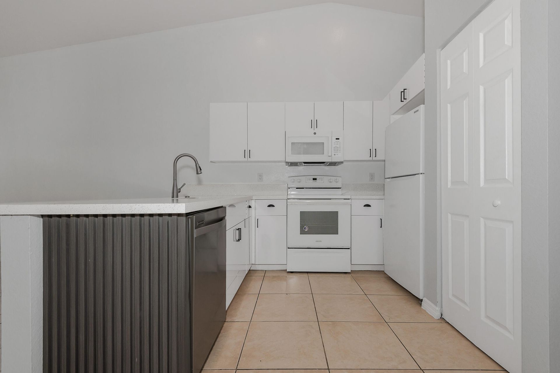 3838 SW 48th Avenue, Unit 3838, Hollywood, FL 33023 Photo
