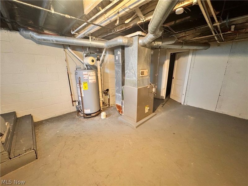 4106 Lee Road, Cleveland, OH 44128 Photo 8
