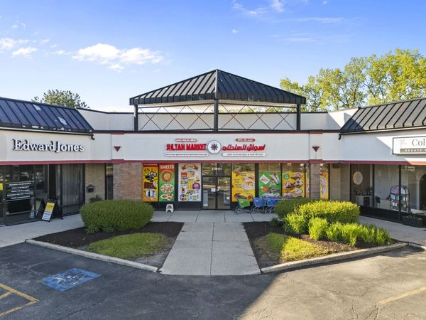 27W111 GENEVA Road , Winfield, IL 60190