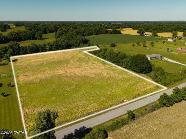 149 Persimmon Grove Road , Trenton, TN 38382