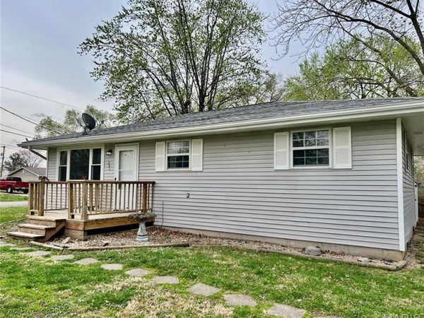 201 Pennsylvania Avenue , South Roxana, IL 62087