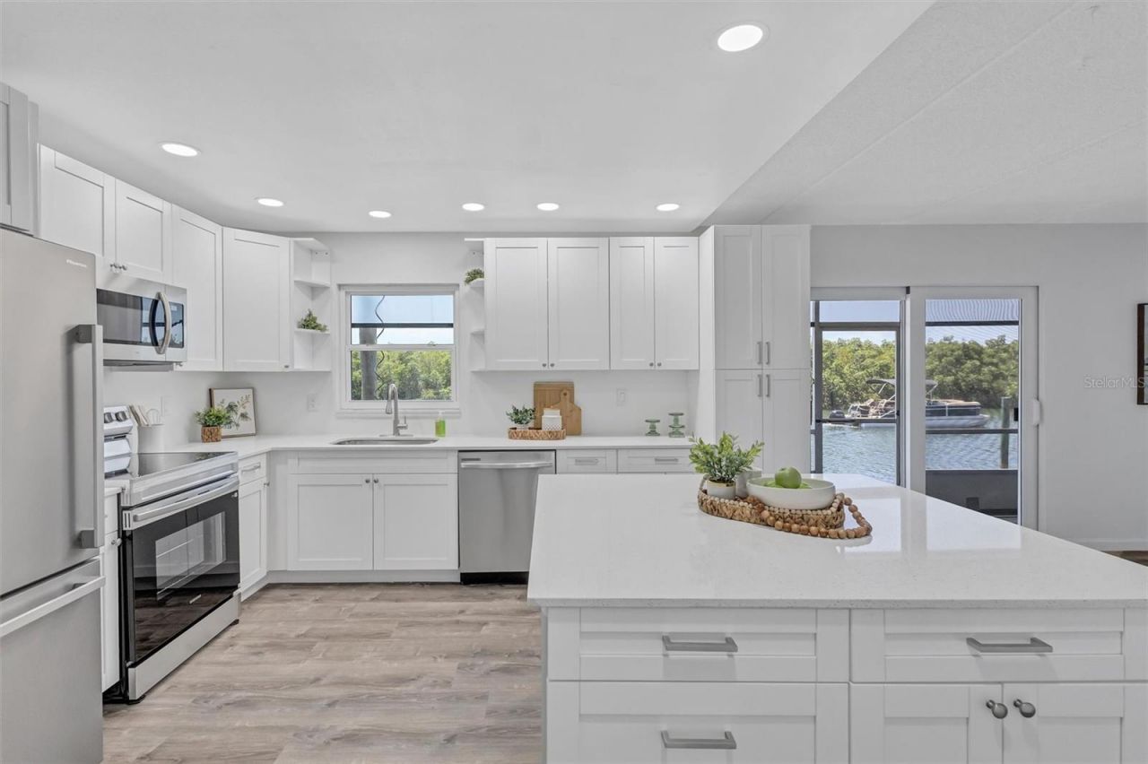 8817 Bay Pointe Drive, Unit 107, Tampa, FL 33615 Photo