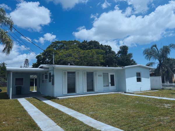 213 NE Prima Vista Boulevard, Port St. Lucie, FL 34983