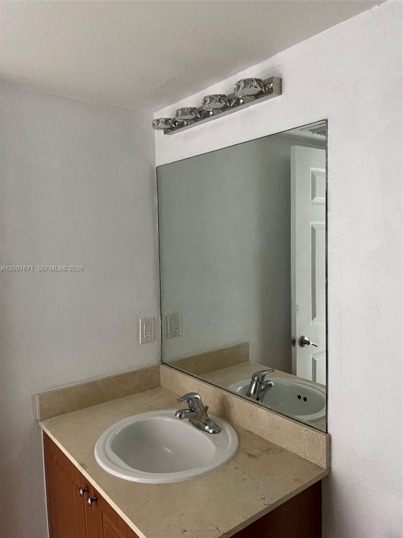 13780 NE 3rd Ct, Unit 207, North Miami, FL 33161 Photo