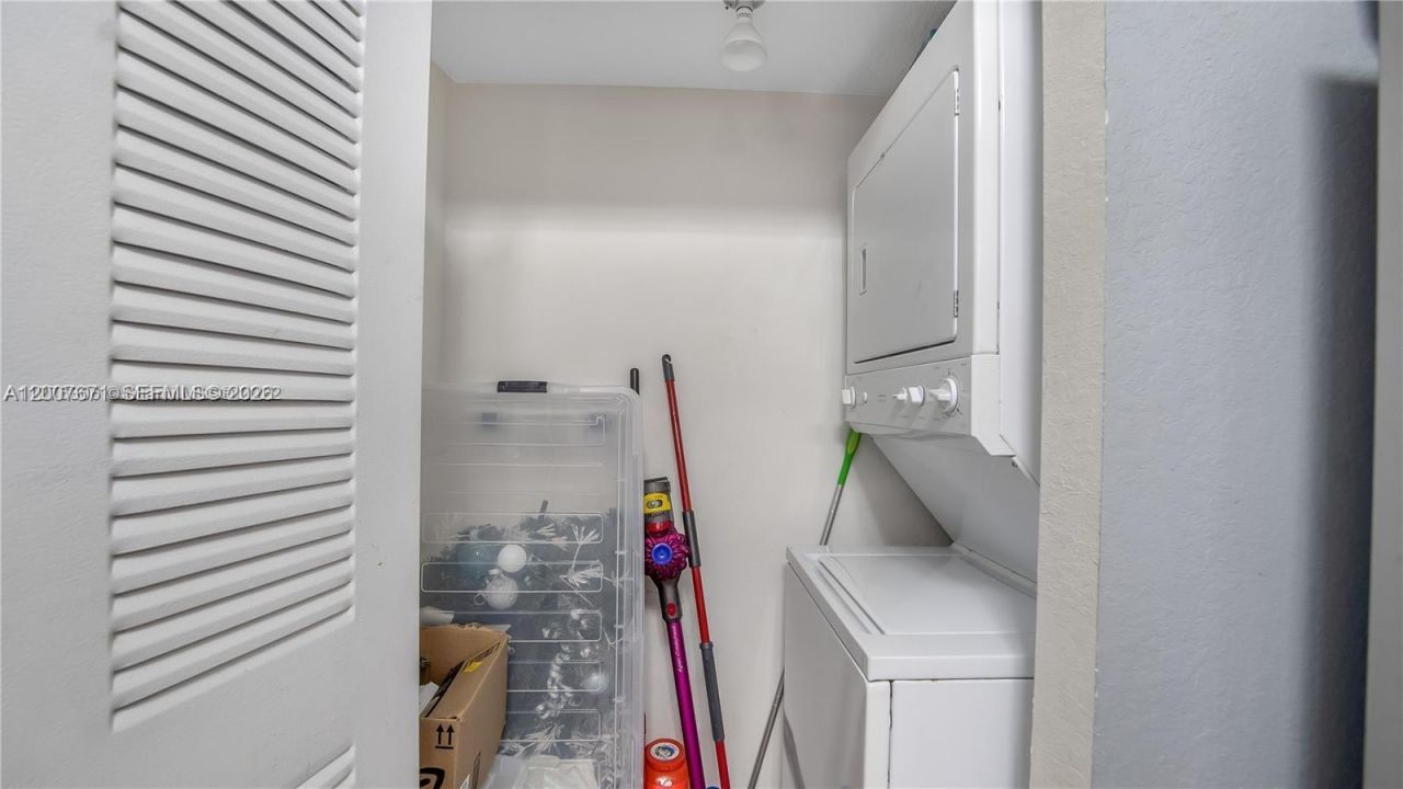 13780 NE 3rd Ct, Unit 207, North Miami, FL 33161 Photo
