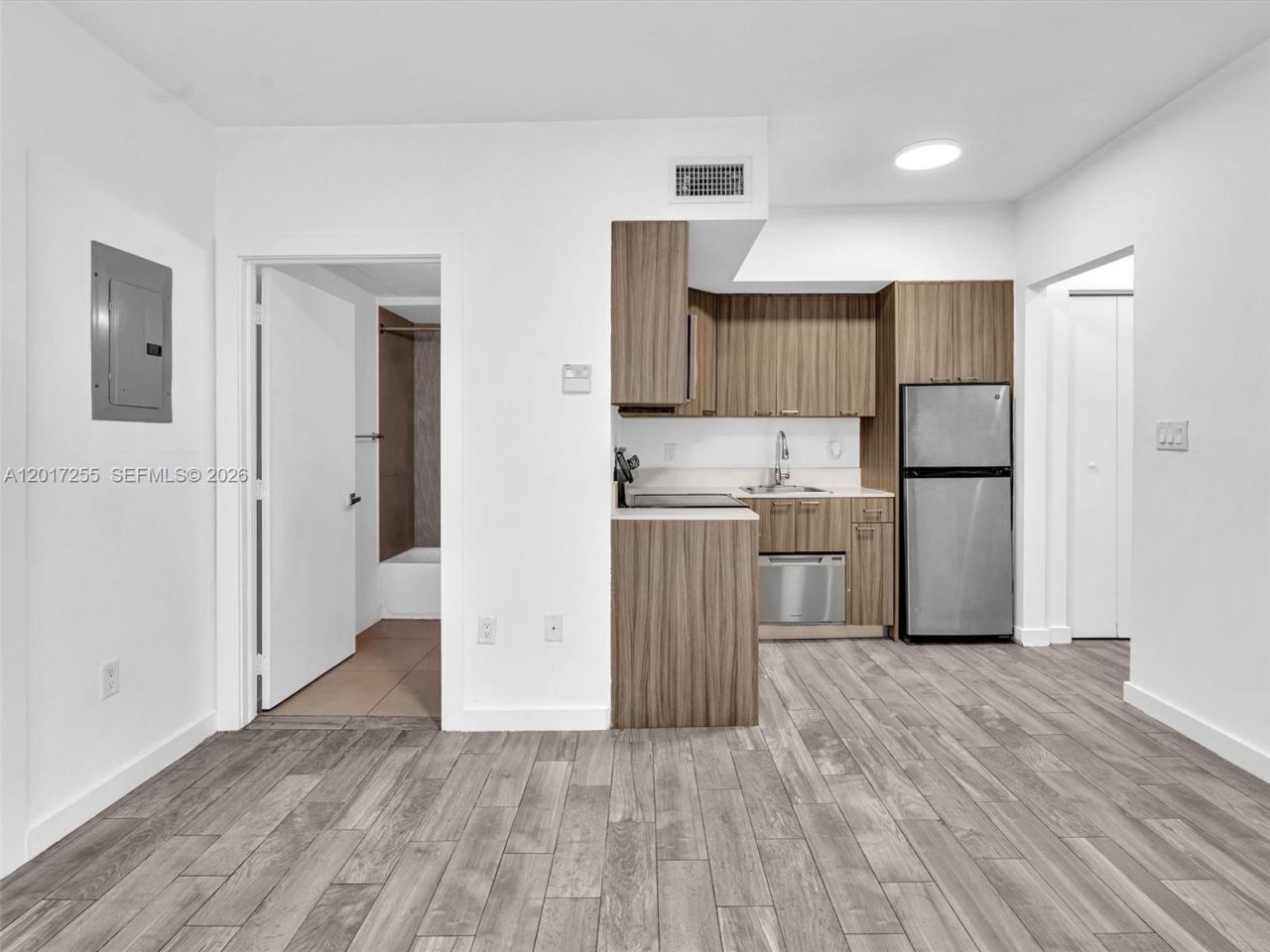 557 Michigan Ave, Unit 114, Miami Beach, FL 33139 Photo