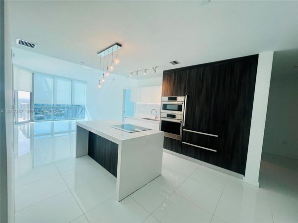 851 NE 1st Av , Unit 2808, Miami, FL 33132