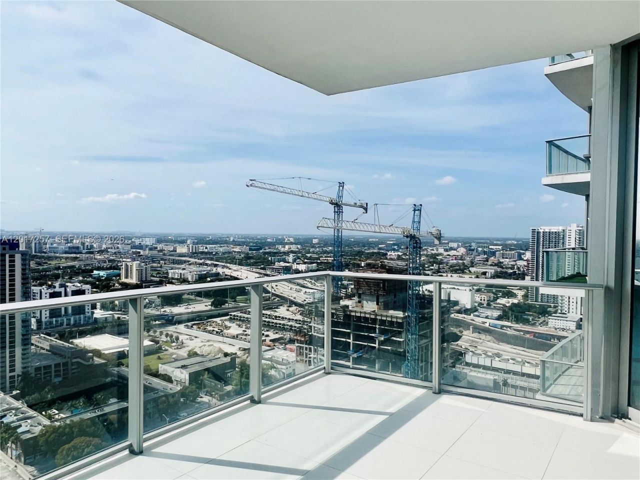 851 NE 1st Av , Unit 2808, Miami, FL 33132 Photo