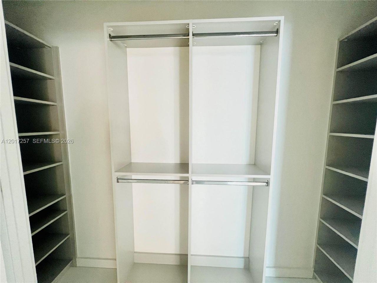 851 NE 1st Av , Unit 2808, Miami, FL 33132 Photo