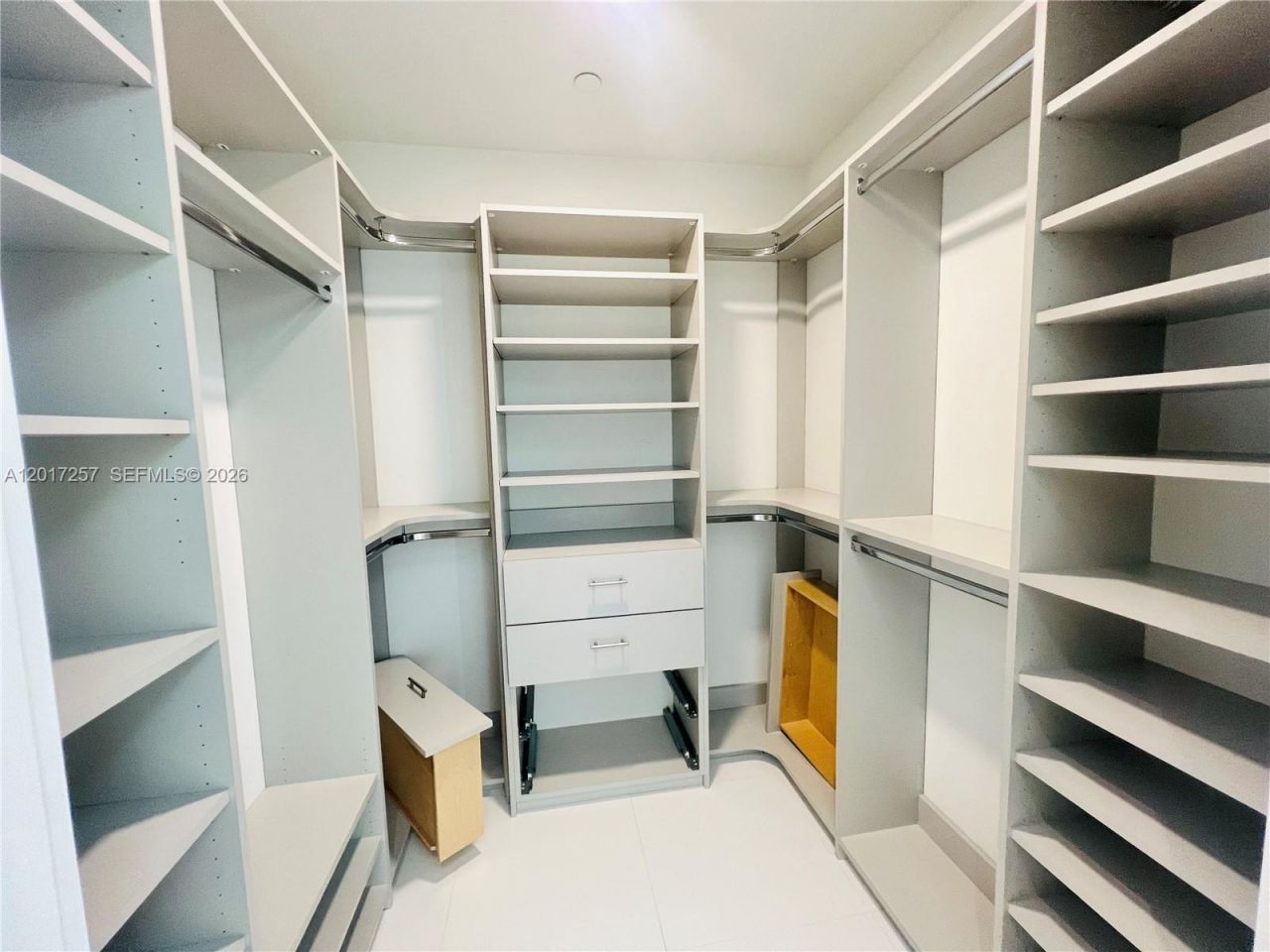851 NE 1st Av , Unit 2808, Miami, FL 33132 Photo