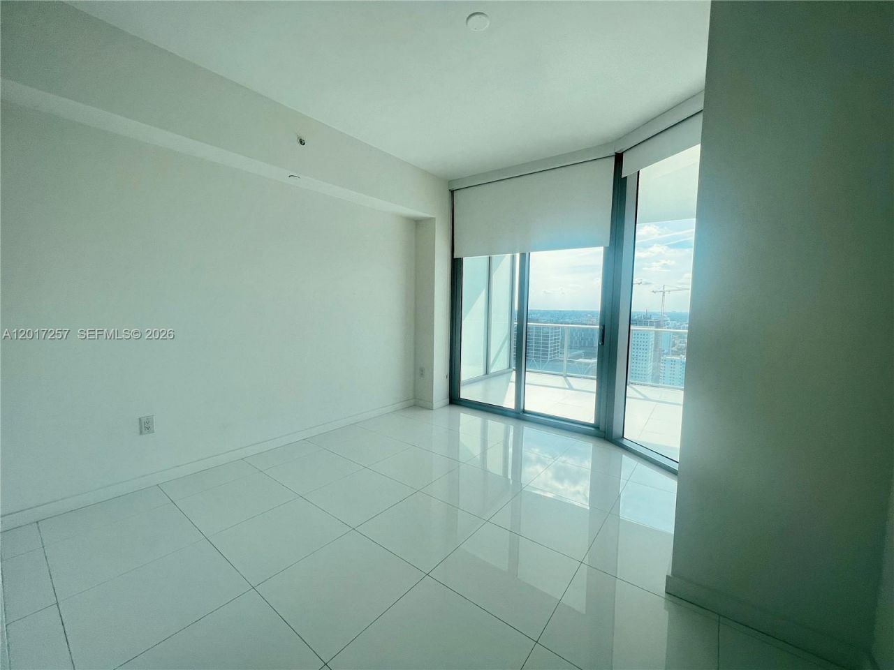 851 NE 1st Av , Unit 2808, Miami, FL 33132 Photo