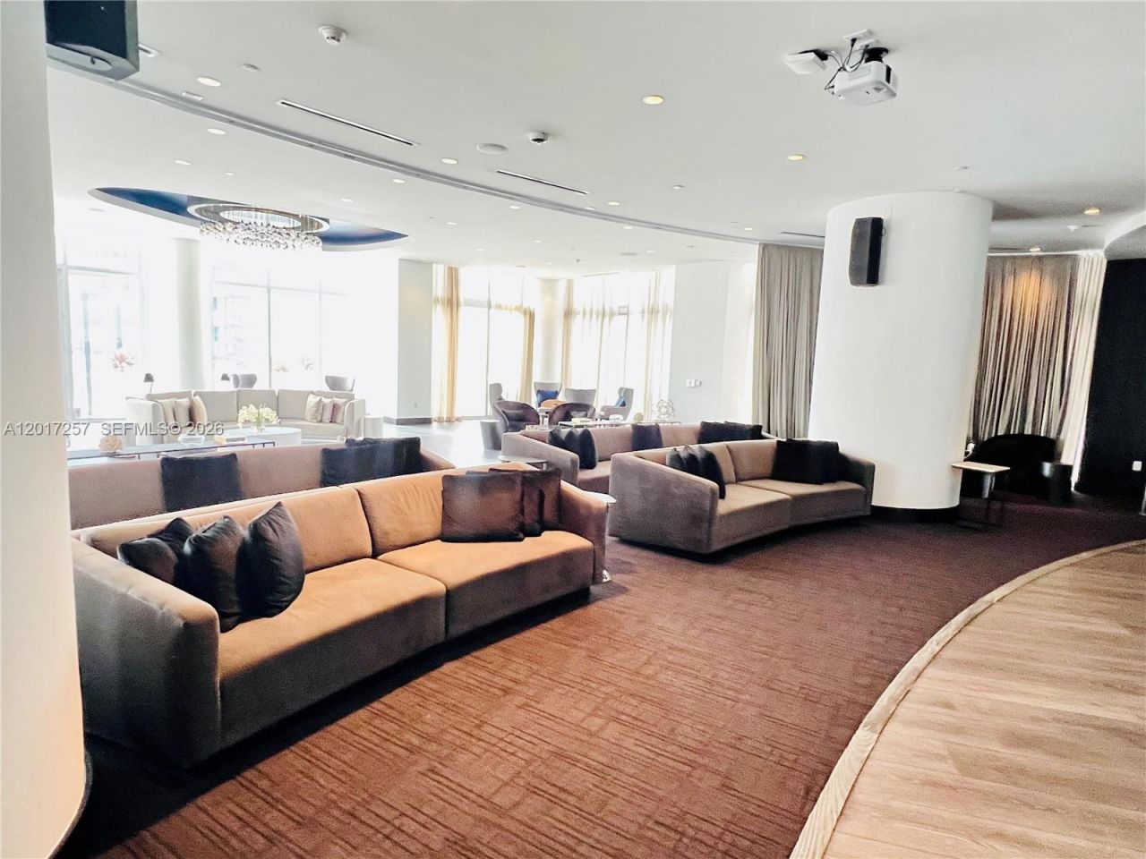 851 NE 1st Av , Unit 2808, Miami, FL 33132 Photo