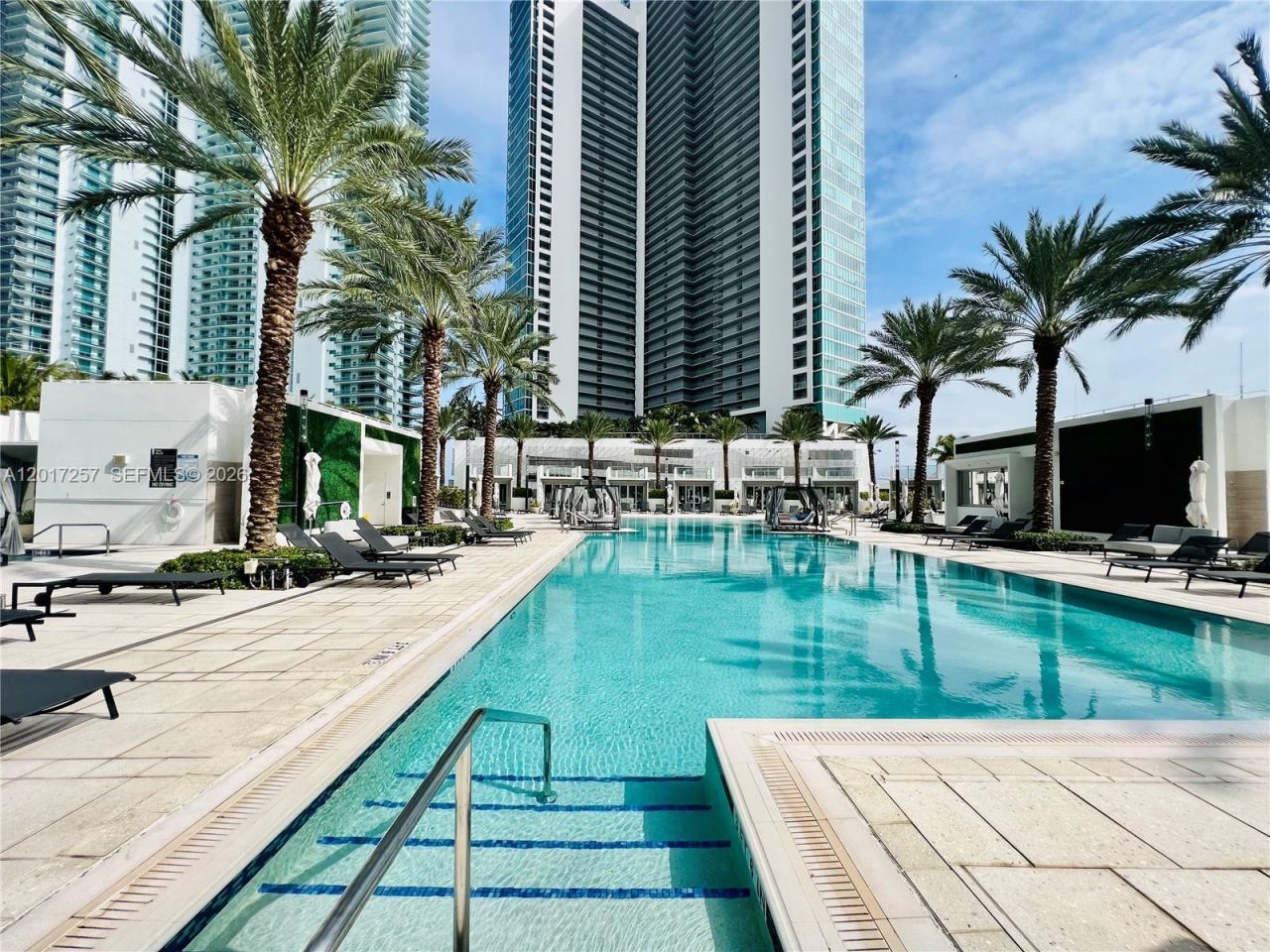 851 NE 1st Av , Unit 2808, Miami, FL 33132 Photo