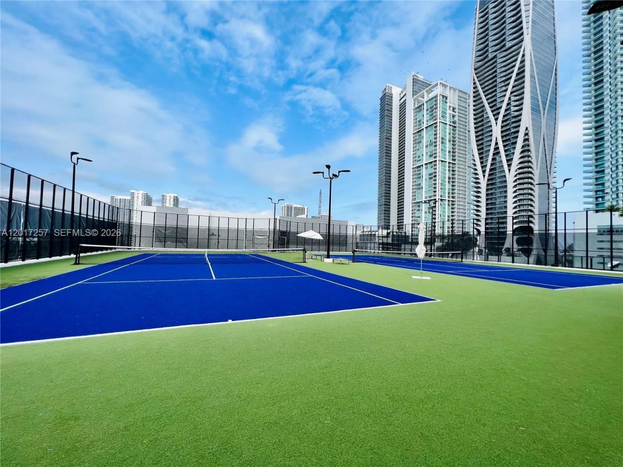 851 NE 1st Av , Unit 2808, Miami, FL 33132 Photo