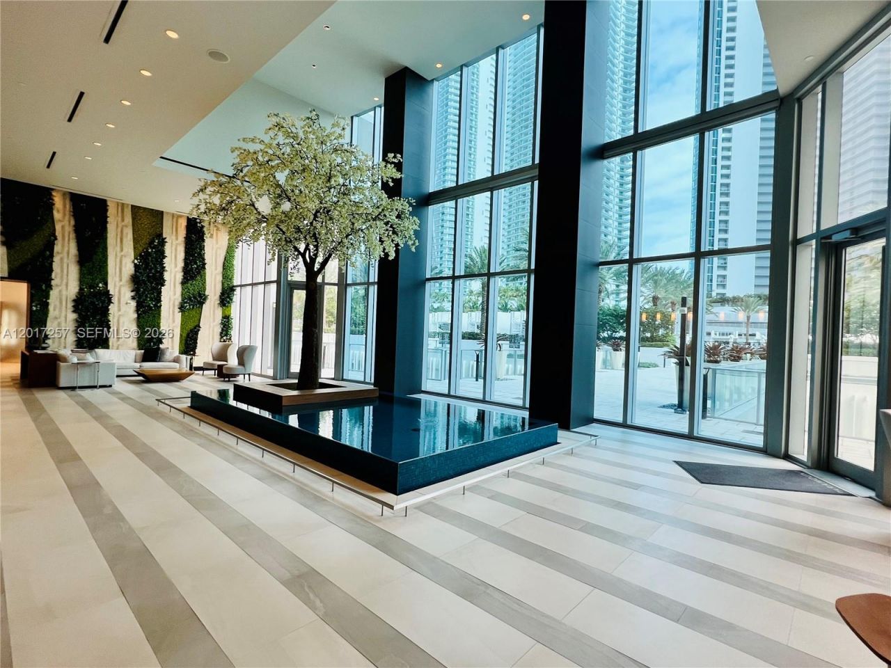851 NE 1st Av , Unit 2808, Miami, FL 33132 Photo