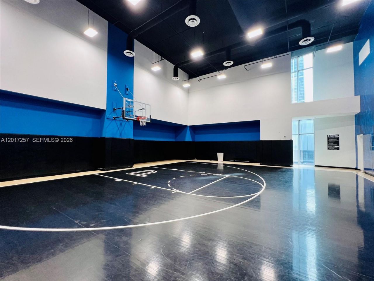 851 NE 1st Av , Unit 2808, Miami, FL 33132 Photo
