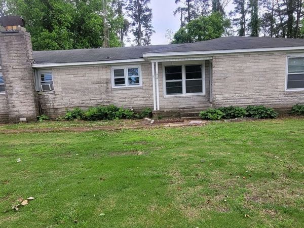 1910 Lynwood Ave, Russellville, AL 35653