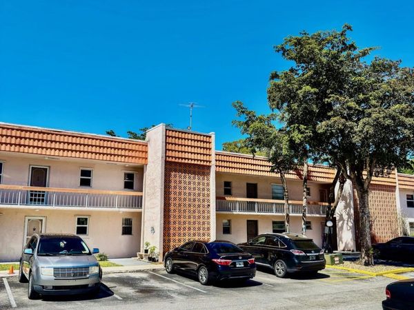 7610 Stirling Road, Unit 204c, Davie, FL 33024