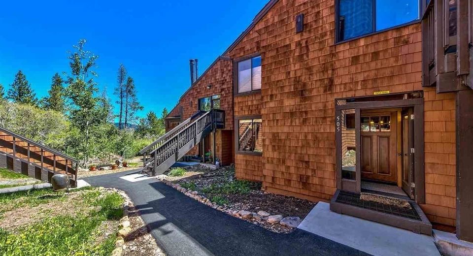 11639 Snowpeak Way, Truckee, CA 96161 Photo