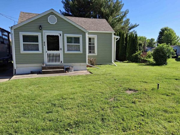 476 W MYRTLE Street, Canton, IL 61520
