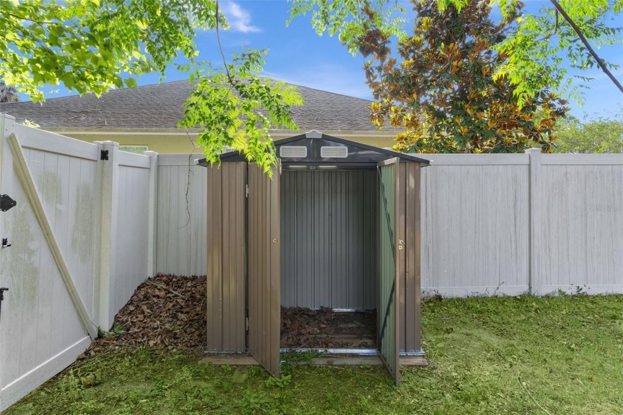 307 W Berckman Street, Fruitland Park, FL 34731 Photo