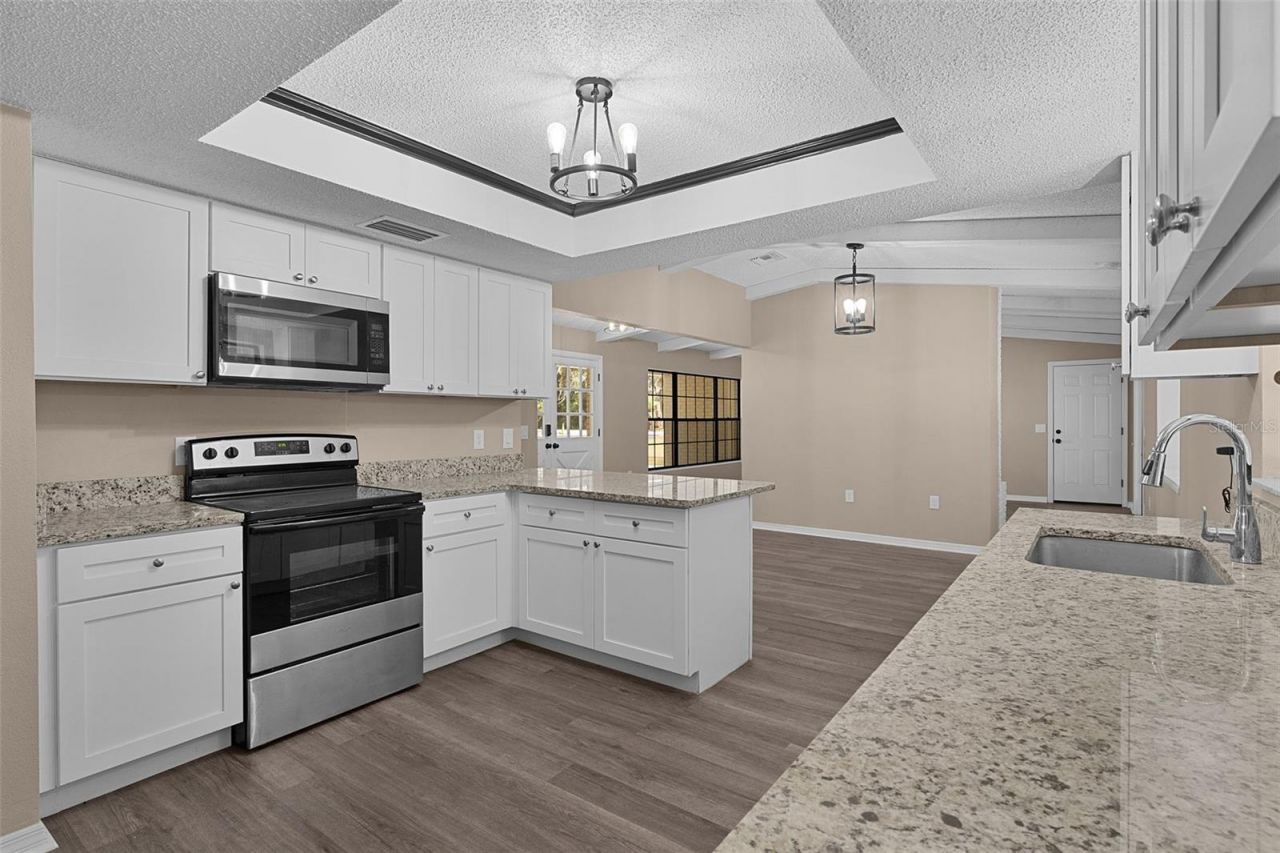 307 W Berckman Street, Fruitland Park, FL 34731 Photo
