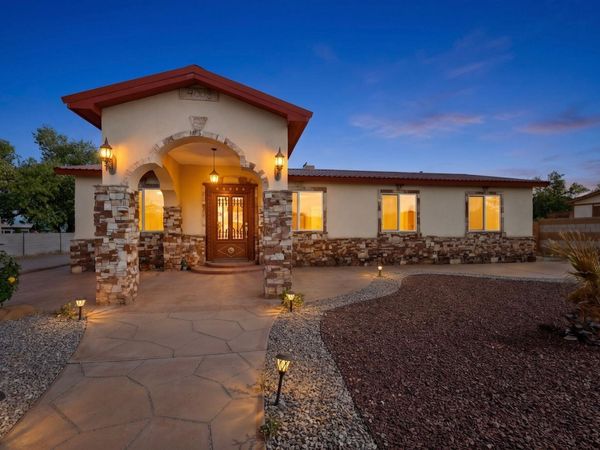 4008 Flora Vista Avenue SW, Albuquerque, NM 87121