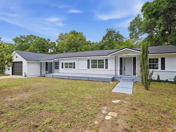 7717 Pontiac Dr, Pensacola, FL 32506