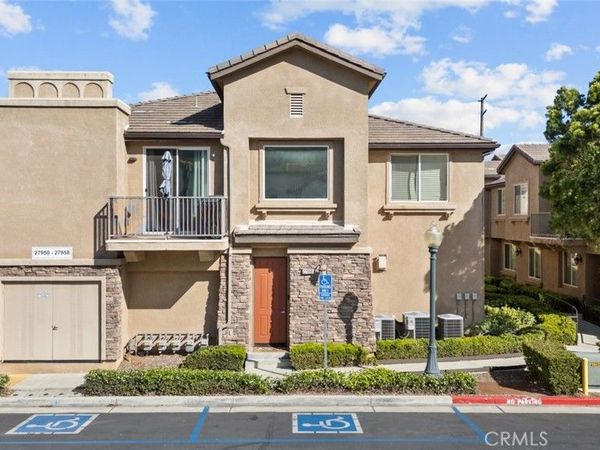 27950 Avalon Drive, Unit 50, Canyon Country, CA 91351