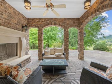 110 HIGH CREST LN, Nellysford, VA 22958