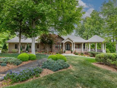 110 HIGH CREST LN, Nellysford, VA 22958