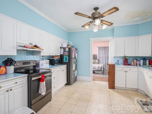 101 Huss Avenue , Cherryville, NC 28021