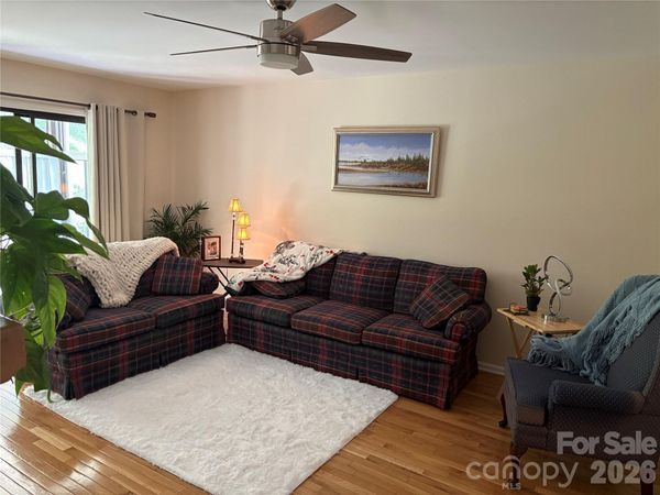 610 Britton Creek Drive, Hendersonville, NC 28791