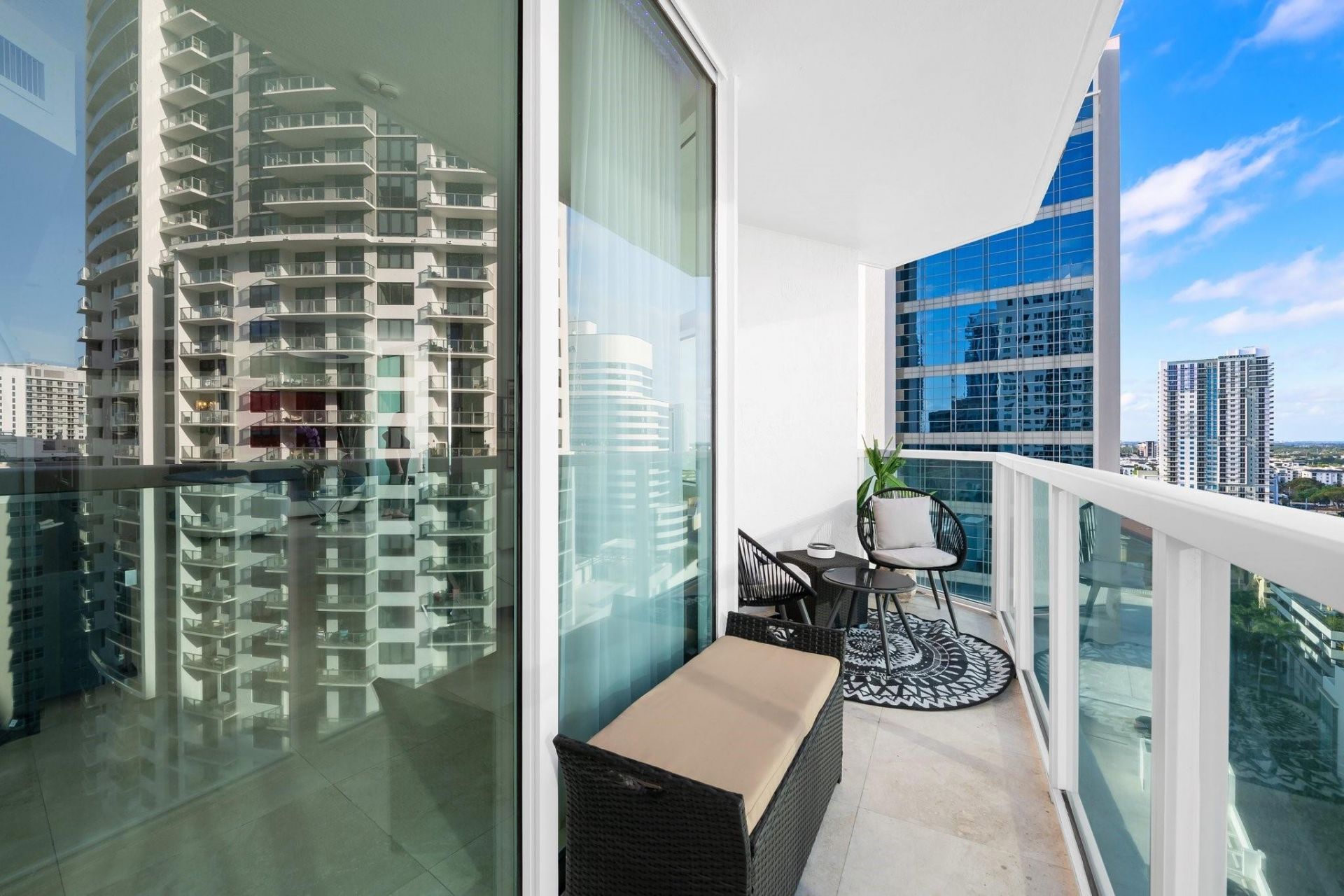 350 SE 2nd Street, Unit 1870, Fort Lauderdale, FL 33301 Photo