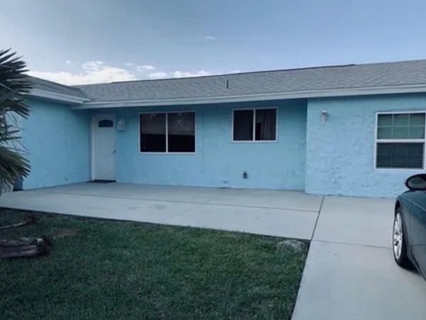 190 NW Abalone Rd Road NW, Palm Bay, FL 32907