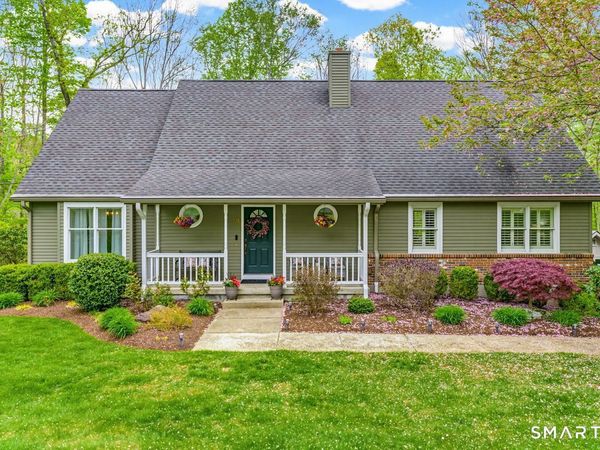9 Brooks, Essex, CT 06442