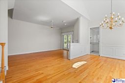 3089 Middlecoff Lane photo 4