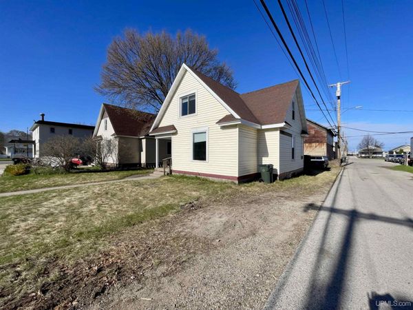 105 N 19th Street, Escanaba, MI 49829