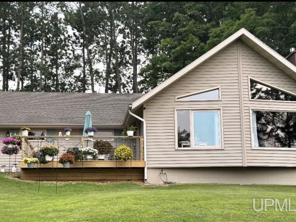 3910 N Grandview Drive, Breitung Twp, MI 49801