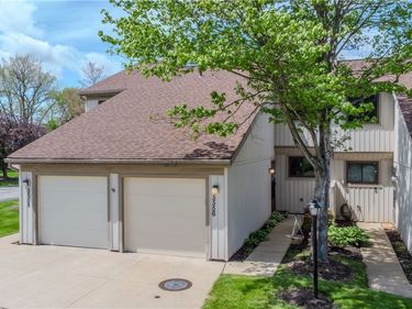5556 Hilltop Oval, Parma, OH 44134