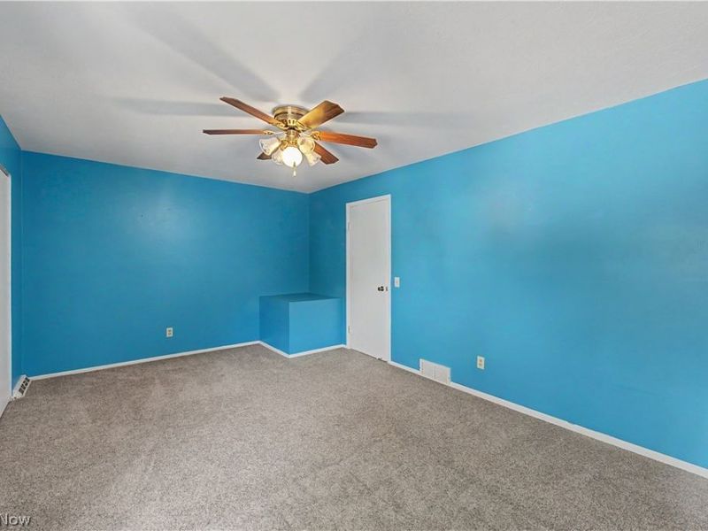 5556 Hilltop Oval, Parma, OH 44134 Photo 12
