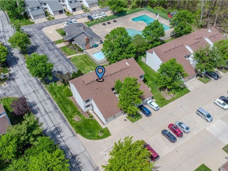 5556 Hilltop Oval, Parma, OH 44134 Photo 2
