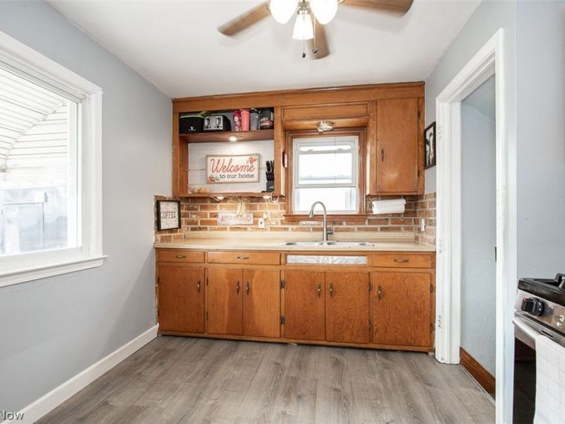 4360 Newberry Drive, Brooklyn, OH 44144 Photo 12